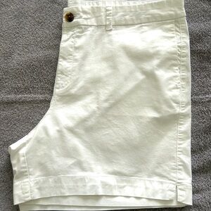 Old Navy EveryDay White Shorts, size 16
